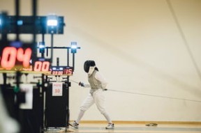 爱游戏在线登录-全国青少年击剑大奖赛激烈比拼，青少年击剑比赛规则